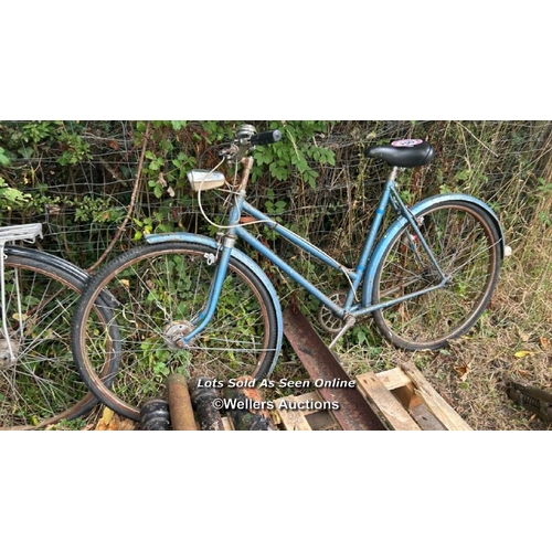 155 - Vintage unbranded bicycle / Please bring equipment and labour to assist with removal of all lots. Al... 