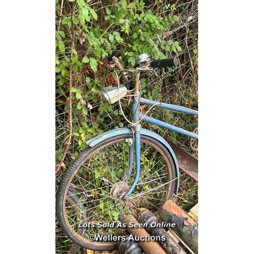 155 - Vintage unbranded bicycle / Please bring equipment and labour to assist with removal of all lots. Al... 