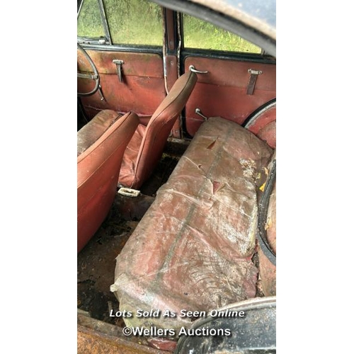 159 - Morris Minor 1000, non-runner, reg: WOR 181, original mileage indicates 15,559, car no. MYAS3 750442... 