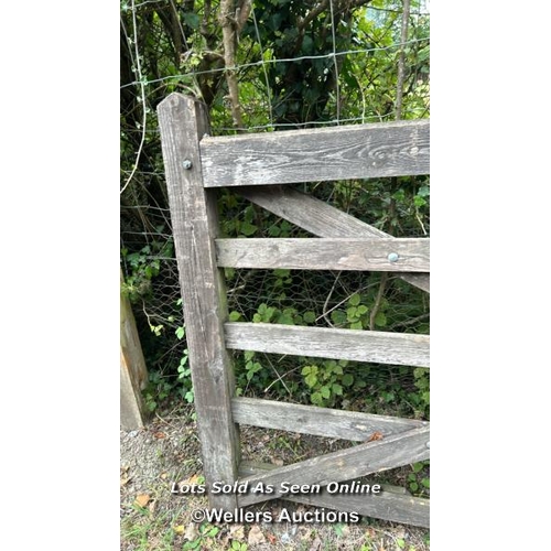 252 - Five bar wooden field gate, 12.5ft / Please bring equipment and labour to assist with removal of all... 