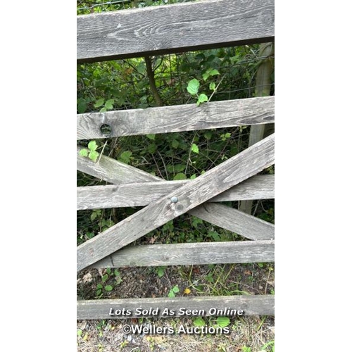 252 - Five bar wooden field gate, 12.5ft / Please bring equipment and labour to assist with removal of all... 