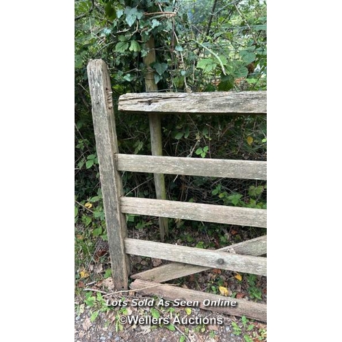 253 - Five bar wooden field gate, 9ft / Please bring equipment and labour to assist with removal of all lo... 