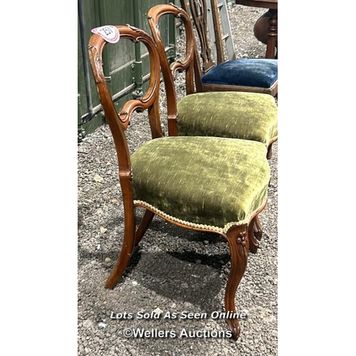 257 - A pair of Victorian bloomback chairs on cabriole legs with upholstered seat, 82cm (h) x 46cm (w) x 4... 