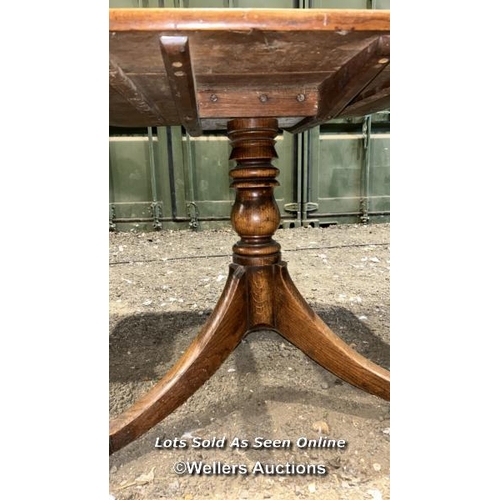 268 - A Georgian breakfast table on tripod base with brass paw feet, 70cm (h) x 80cm x 80cm sq. / Please b... 