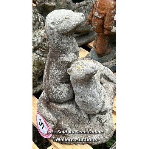 31 - Reconstituted stone statue of otters, 38cm (h) / Please bring equipment and labour to assist with re... 