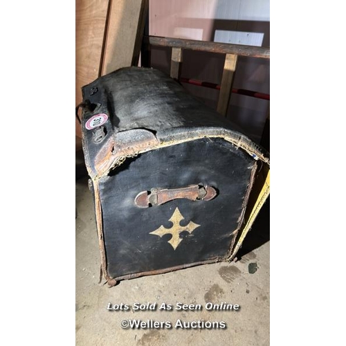 310 - Steamer trunk by Ellenger & Co.Newcastle on Tyne, restoration needed / Please bring equipment and la... 