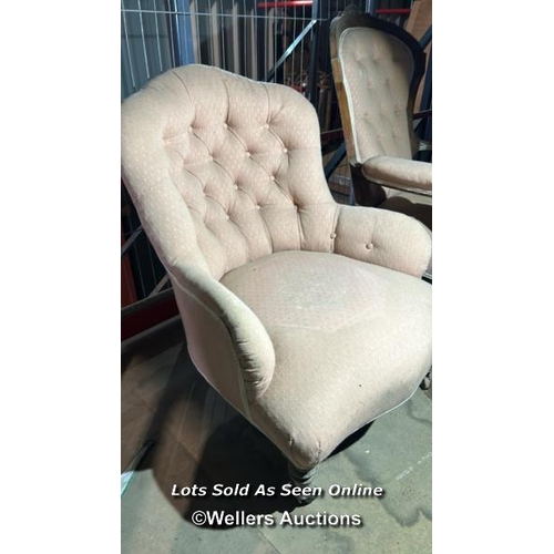 315 - A Victorian button backed armchair, 81cm (h) x 68cm (w) x 60cm (d) / Please bring equipment and labo... 