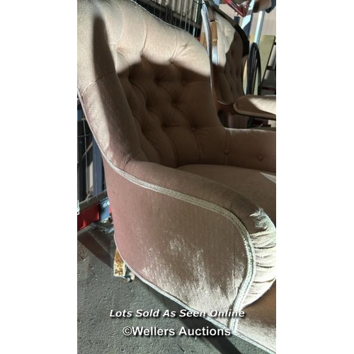 315 - A Victorian button backed armchair, 81cm (h) x 68cm (w) x 60cm (d) / Please bring equipment and labo... 