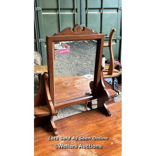 360 - A Victorian mahogany dressing table, 138cm (h) x 90cm (w) x 53cm (d) / Please bring equipment and la... 