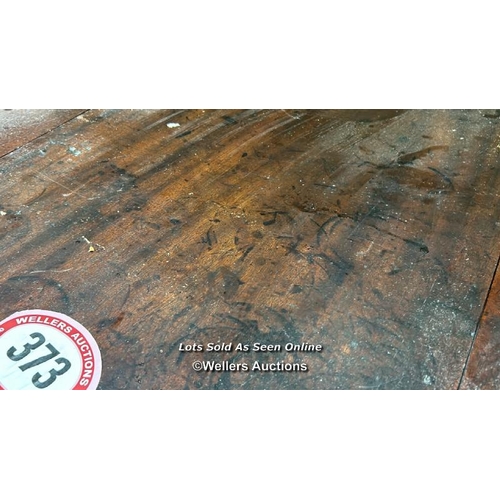 373 - A Georgian mahogany Pembroke table with central drawer, 69cm (h) x 102cm (w) fully extended, 83cm (d... 