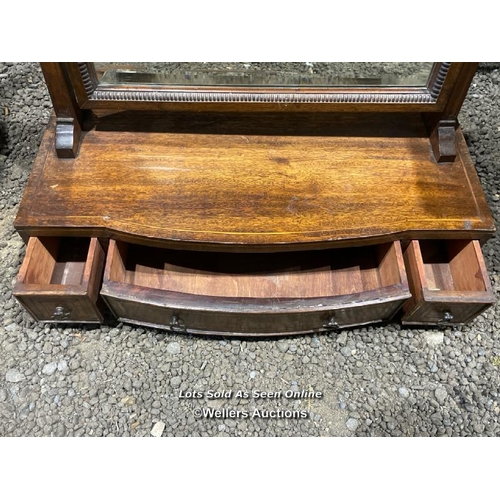 377 - A Georgian mahogany bevelled dresser mirror with three drawers underneath, boxwood stringing and sat... 