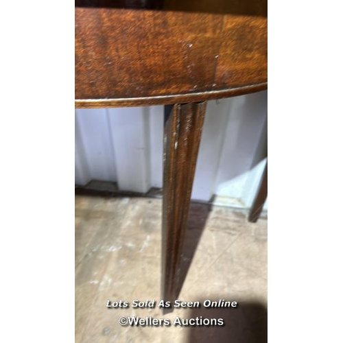 405 - A Georgian mahogany console table, 75cm (h) x 103cm (w) x 47cm (d) / Please bring equipment and labo... 