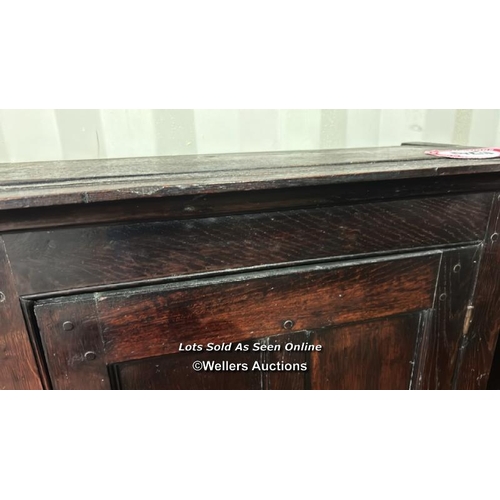 425 - 18th century peg constructed oak cupboard, with two internal shelves and key, 90cm (h) x 69cm (w) x ... 