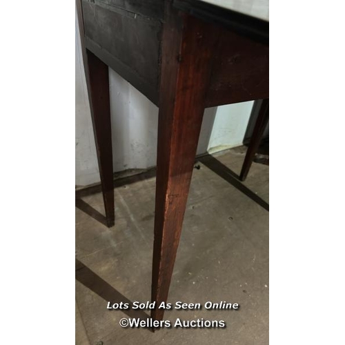 427 - A Georgian mahogany drop leaf Pembroke table, 70cm (h) x 76cm (w) x 80cm (w) full extended / Please ... 