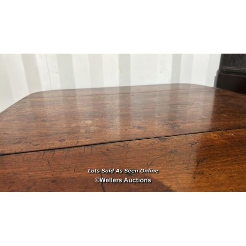 427 - A Georgian mahogany drop leaf Pembroke table, 70cm (h) x 76cm (w) x 80cm (w) full extended / Please ... 