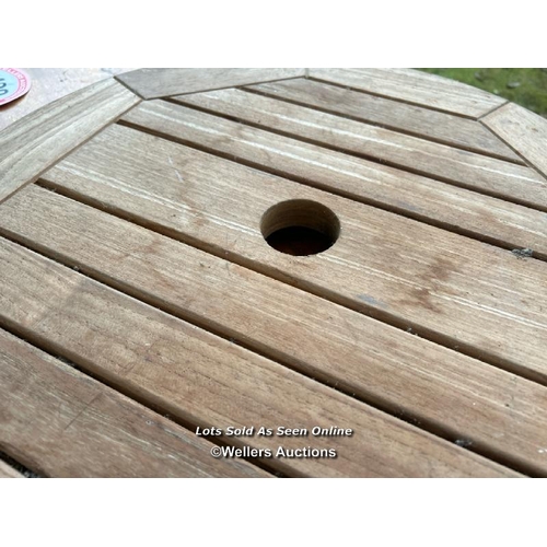 440 - Lazy Susan, 50cm (dia) / Please bring equipment and labour to assist with removal of all lots. All l... 