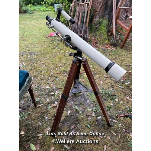 452 - Prinz Optics Astronomical Telescope, model: 330, on tripod, 67cm long x 8cm at lens / Please bring e... 