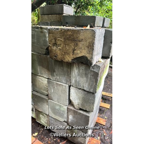 462 - Fifteen selcon blocks, 44cm (l) x 22cm (h) x 22cm (w) (no lifting equipment on site, buyer must be p... 