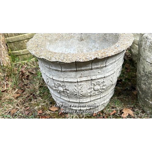 47 - Four round planters, largest 25cm (h) x 25cm (w) / Please bring equipment and labour to assist with ... 