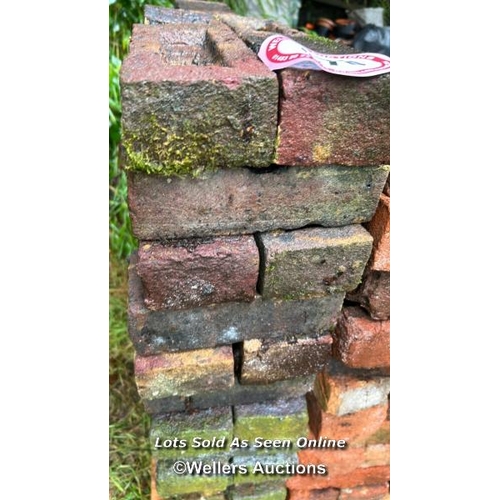 476 - Approx. x90 dark facing brick (no lifting equipment on site, buyer must be prepared with suitable la... 