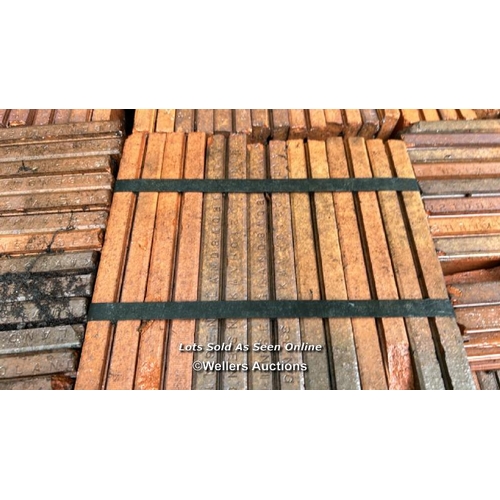 477 - x250 Hawkins pavers (no lifting equipment on site, buyer must be prepared with suitable labour for r... 