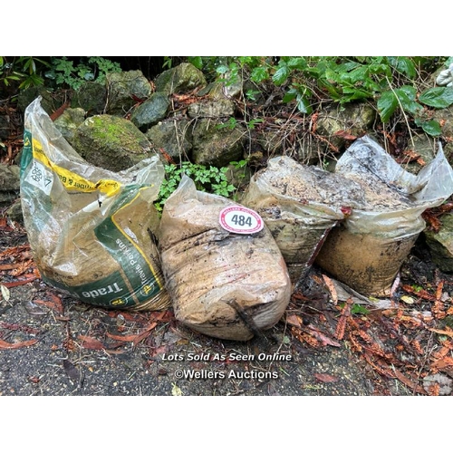 484 - Four bags of sand / Please bring equipment and labour to assist with removal of all lots. All lots a... 