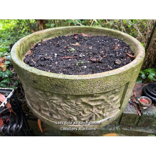 485 - A pair of reconstituted stone planters with floralette carvings on side, 24cm (h) x 50cm (dia) / Ple... 