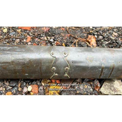 494 - A copper Victorian fender, 7cm (h) x 106cm (w) x 30cm (d) / Please bring equipment and labour to ass... 