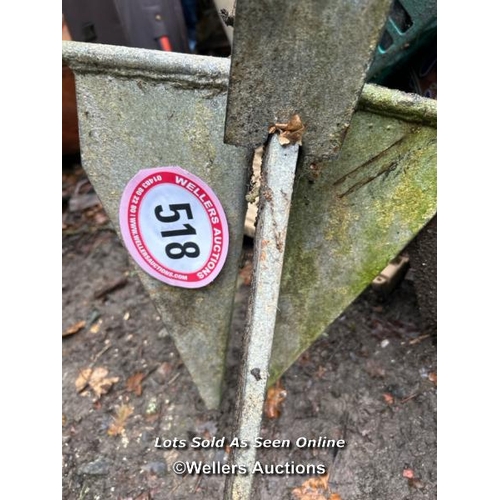 518 - A steel ships anchor / Please bring equipment and labour to assist with removal of all lots. All lot... 