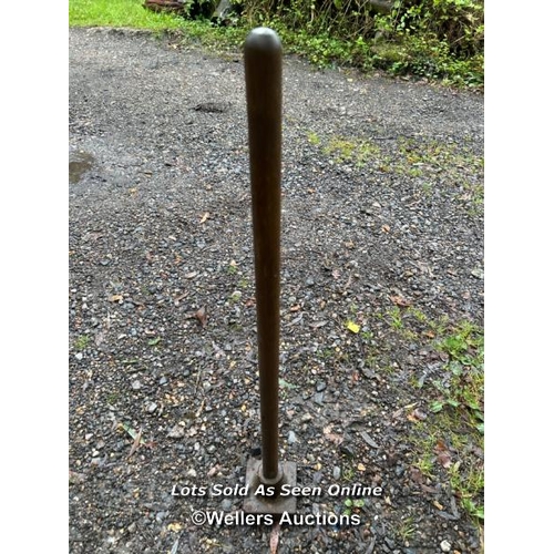 532 - Iron rammer with wooden handle,  / Please bring equipment and labour to assist with removal of all l... 