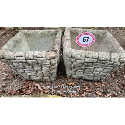 67 - Pair of reconstitued stone square planters, 20cm (h) x 25cm / Please bring equipment and labour to a... 