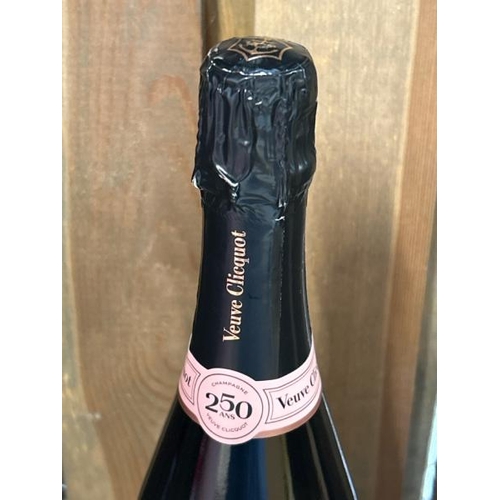 370 - VEUVE CLICQUOT ROSE CHAMPAGNE BRUT - 750ML - 12.5%  / G29