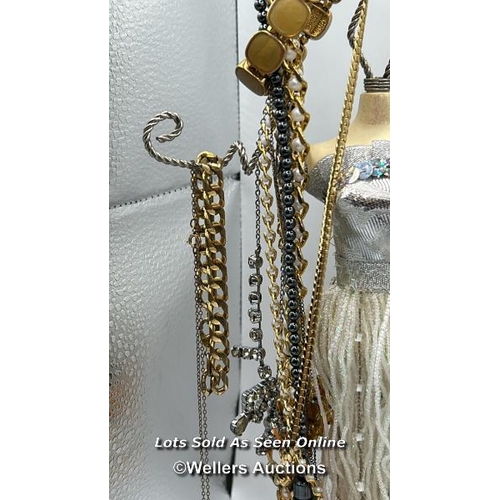 306 - A quantity of mostly costume jewellery including a hallmarked 9ct gold figaro link chain, length 22