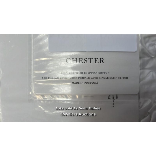 128 - CHESTER WHITE DOUBLE FITTED SHEET - 135X190 / APPEARS TO BE NEW, OPEN PACKAGE / RRP: �189 / G12