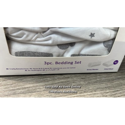 418 - SNUZ SNUZPOD 3-PIECE BEDDING SET / CLOUD NINE/ APPEARS NEW OPEN BOX / RRP �34.95 / T7