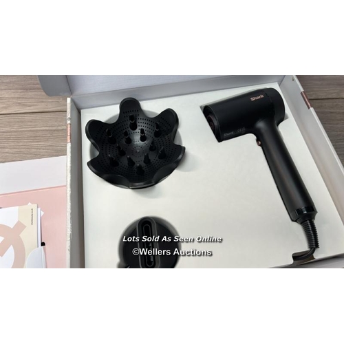 93 - SHARK STYLE IQ HAIRDRYER & STYLER / APPEARS TO BE NEW (MINOR BOX DAMAGE) / RRP: �90 / G10