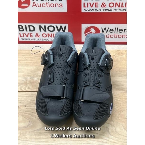 10 - GIRO SAVIX II W WOMENS CYCLING SHOES / UK 6.5 / APPEARS NEW DAMAGED BOX / SOME MINOR SCRATCHES ON SO... 