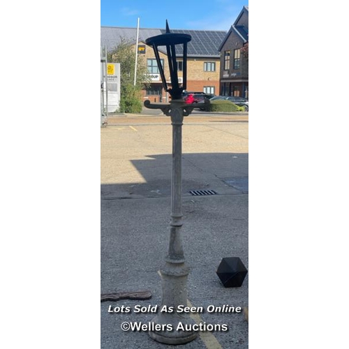 10 - Reconstituted stone Victorian style lamp post with metal spire top, total height 200cm, 41cm w / Con... 