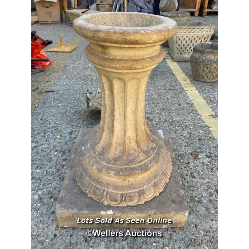 11 - Reconstituted stone hollow column plinth with square base, 62cm h x 43 square at the base / Containe... 