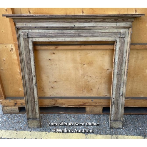 20 - Georgian style oak bullseye fire surround, 120cm h x 118.5cm w x 9cm d / Container no: BM000524