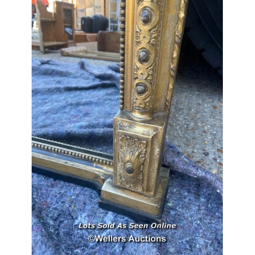 32 - A 19th century ornate giltwood framed mirror, original glass in very good condition, made by Ciceri,... 