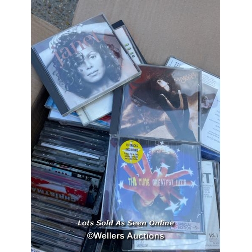 42 - Box full of CD's, Amy Winehouse, Lady Gaga, Queen, Totally Kids, Mozart (over 100 CD's) / Container ... 