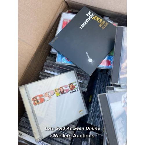 42 - Box full of CD's, Amy Winehouse, Lady Gaga, Queen, Totally Kids, Mozart (over 100 CD's) / Container ... 