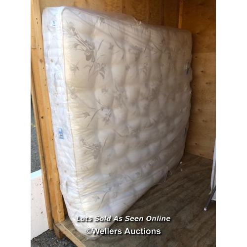 53 - The Himalaya range Makalu 2000 matress, in good condition, 24cm h x 175xcm w x 196cm l / Container n... 