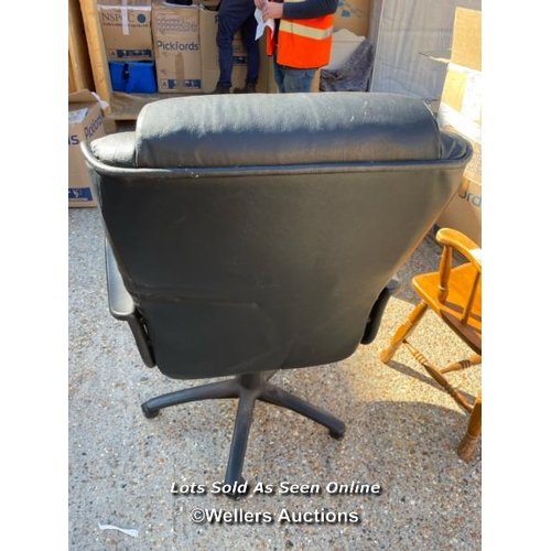 61 - Leather style office chair / Container no: BM000129