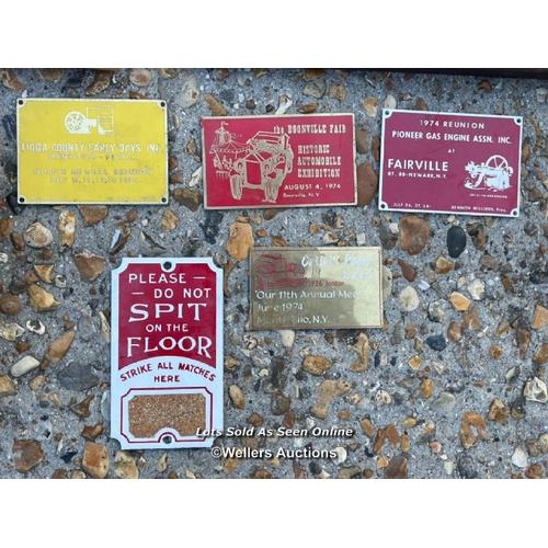 66 - Vintage pub memorabilia including advertising mirrors for Beefeater gin, Dewar's scotch whisky, and ... 