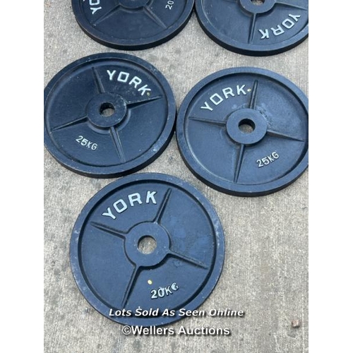 19 - Eight York weight plates, incl. x4 20kg, x2 25kg and x2 15kg / JGS420