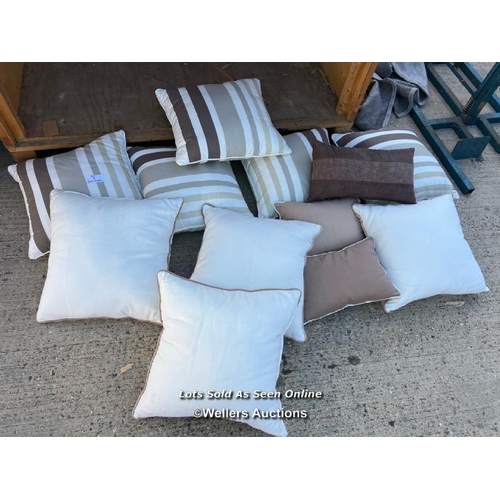 2 - Twelve assorted cushions / W14