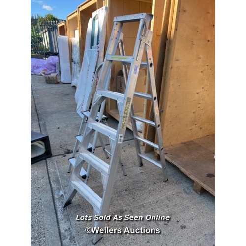 28 - Two step ladders / JGS416