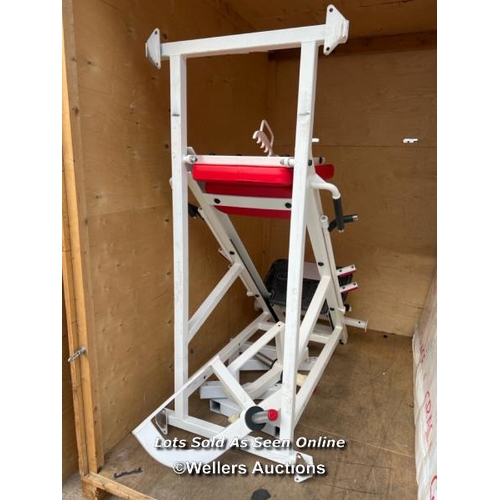 41 - Star Trac angled leg press machine, missing bar for weights, no bolts included / JGS442